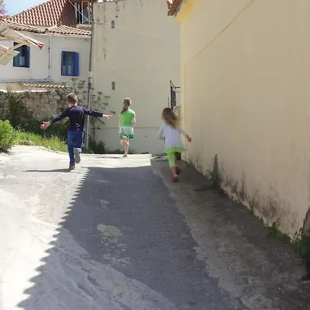 Original Stone Cottage, 4km, Wifi, Max 6p