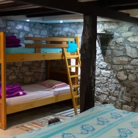 Original Stone Cottage, 4km, Wifi, Max 6p Σπίτι διακοπών Fonissa